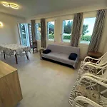 App4rent Zanetti Family Apartments, Sea View, Private Beach, Parking, Wifi شقة