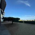 App4rent Zanetti Family Apartments, Sea View, Private Beach, Parking, Wifi ليدو دي يسولو