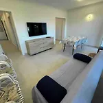شقة App4rent Zanetti Family Apartments, Sea View, Private Beach, Parking, Wifi ليدو دي يسولو