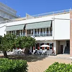 App4rent Zanetti Family Apartments, Sea View, Private Beach, Parking, Wifi ليدو دي يسولو