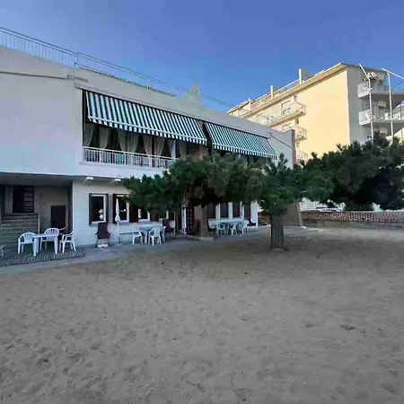 Apartment App4rent Zanetti Family Apartments, Sea View, Private Beach, Parking, Wifi Lido di Jesolo