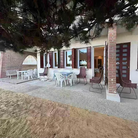 App4rent Zanetti Family Apartments, Sea View, Private Beach, Parking, Wifi Apartment Lido di Jesolo