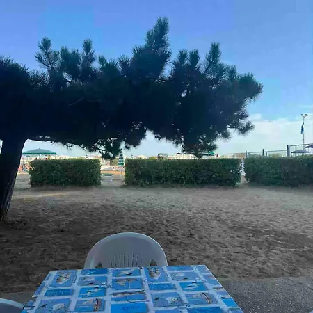 App4rent Zanetti Family Apartments, Sea View, Private Beach, Parking, Wifi Apartment Lido di Jesolo