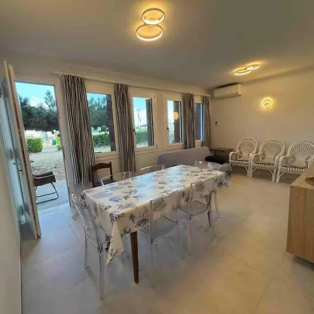 App4rent Zanetti Family Apartments, Sea View, Private Beach, Parking, Wifi Lido di Jesolo