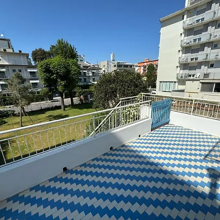 App4rent Zanetti Family Apartments, Sea View, Private Beach, Parking, Wifi Apartment Lido di Jesolo